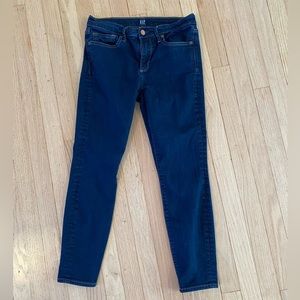 Gap True Skinny 28P